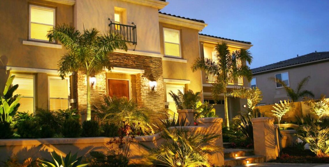 Tips on Hiring a Del Mar, CA Outdoor Lighting Company for Homeowners.jpg