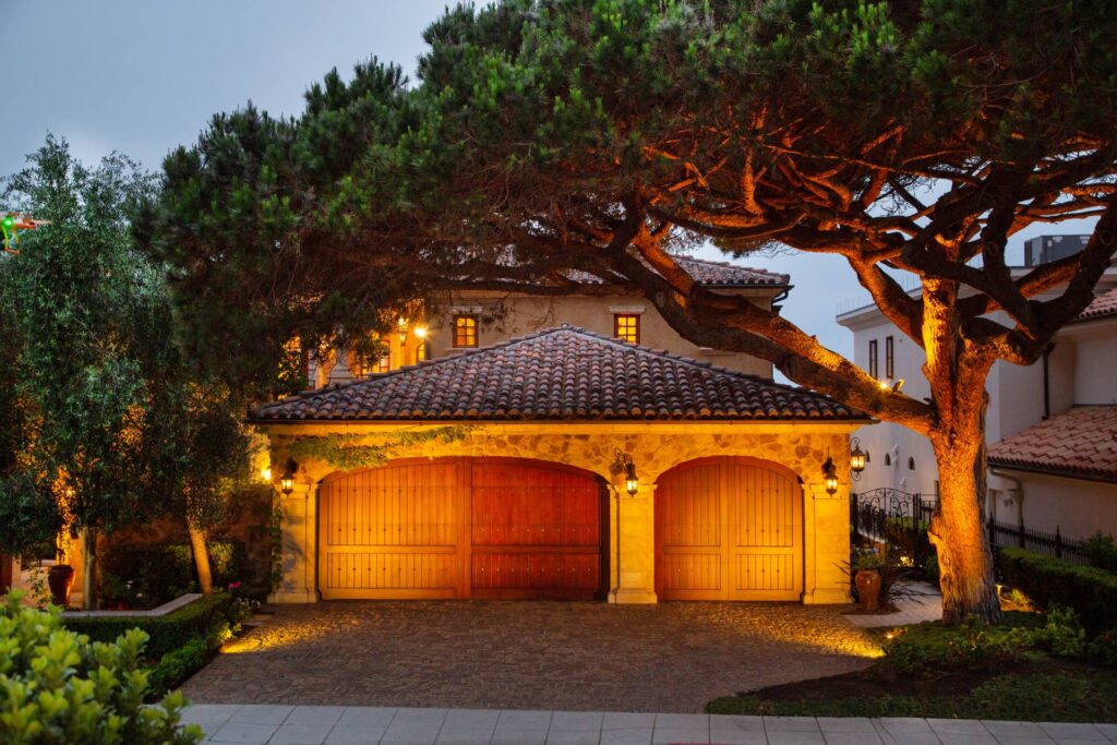 Your Guide to Great Garage Lighting Ideas-min.jpg